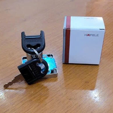 Khóa cánh tủ Hafele